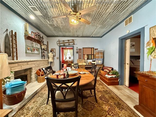 856 Stover Street, St Albans, WV 25177