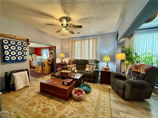 856 Stover Street, St Albans, WV 25177