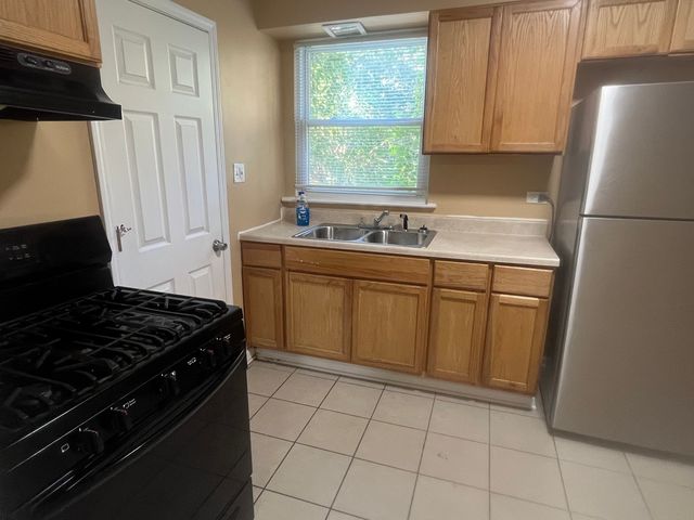 1332 Wentworth Avenue, Calumet City, IL 60409