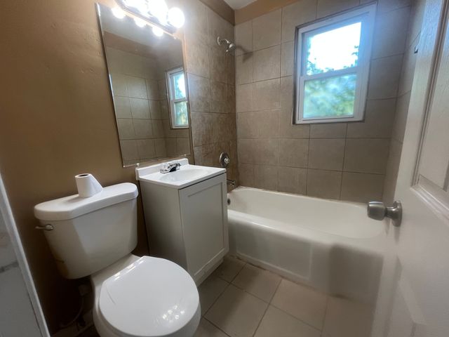 1332 Wentworth Avenue, Calumet City, IL 60409