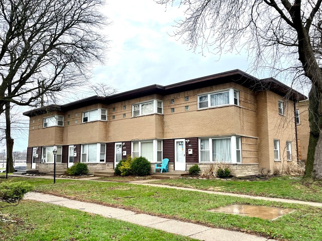 1332 Wentworth Avenue, Calumet City, IL 60409