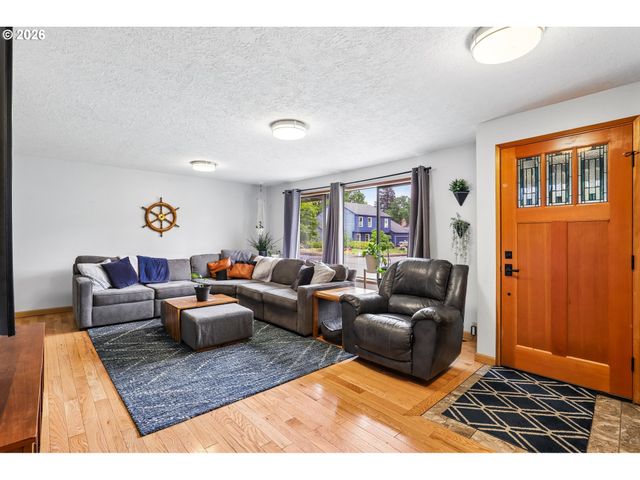 17310 TIMOTHY Way, Gladstone, OR 97027