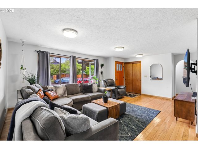 17310 TIMOTHY Way, Gladstone, OR 97027