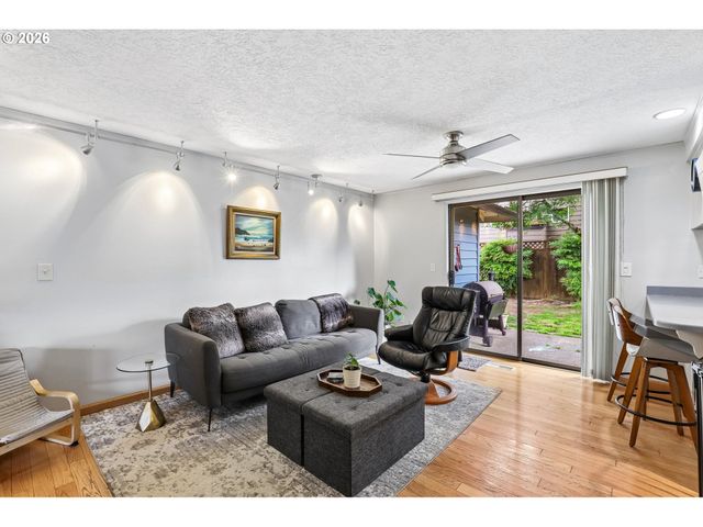 17310 TIMOTHY Way, Gladstone, OR 97027