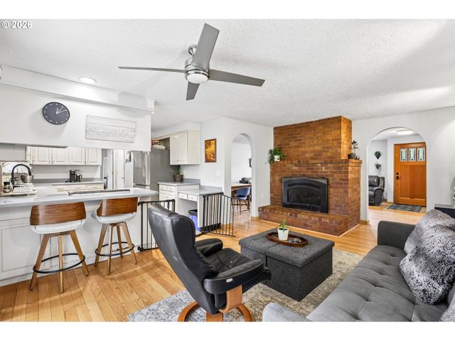 17310 TIMOTHY Way, Gladstone, OR 97027