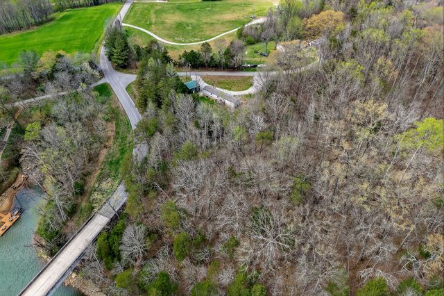 1237 Ridge Rd, Quebeck, TN 38579