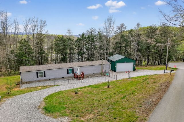 1237 Ridge Rd, Quebeck, TN 38579