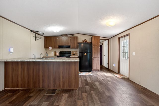 1237 Ridge Rd, Quebeck, TN 38579