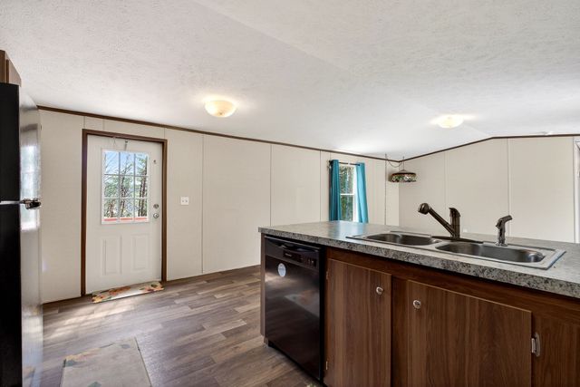 1237 Ridge Rd, Quebeck, TN 38579