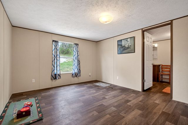 1237 Ridge Rd, Quebeck, TN 38579