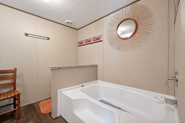 1237 Ridge Rd, Quebeck, TN 38579