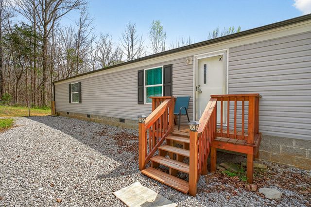 1237 Ridge Rd, Quebeck, TN 38579