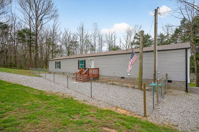 1237 Ridge Rd, Quebeck, TN 38579