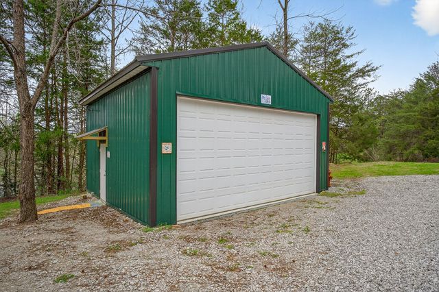 1237 Ridge Rd, Quebeck, TN 38579