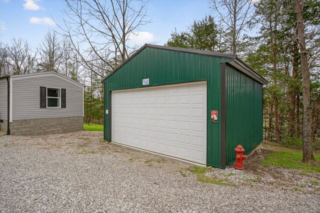 1237 Ridge Rd, Quebeck, TN 38579