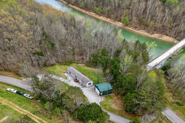 1237 Ridge Rd, Quebeck, TN 38579