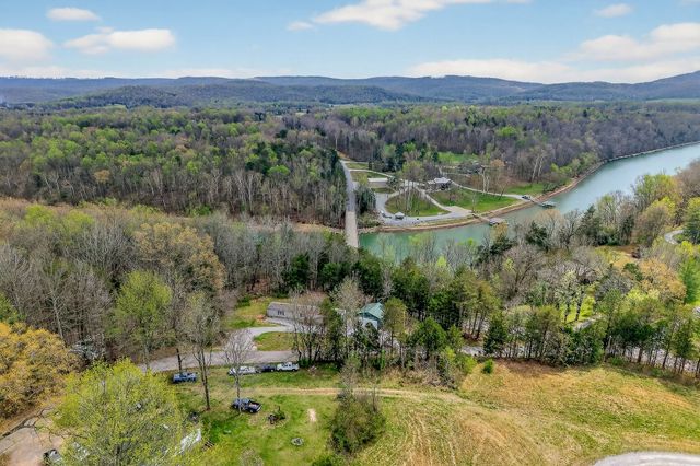 1237 Ridge Rd, Quebeck, TN 38579