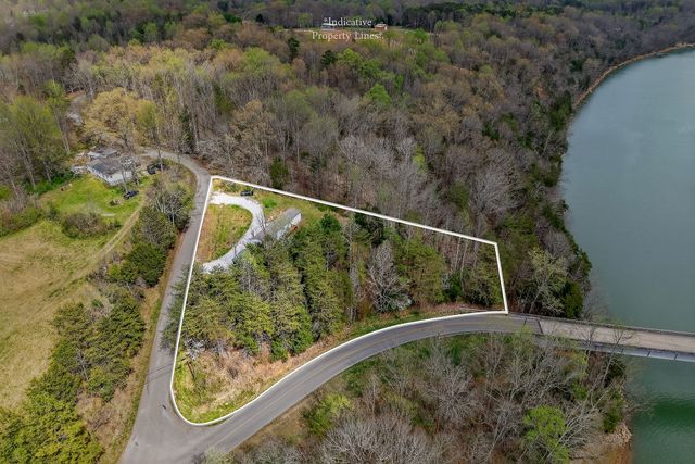 1237 Ridge Rd, Quebeck, TN 38579