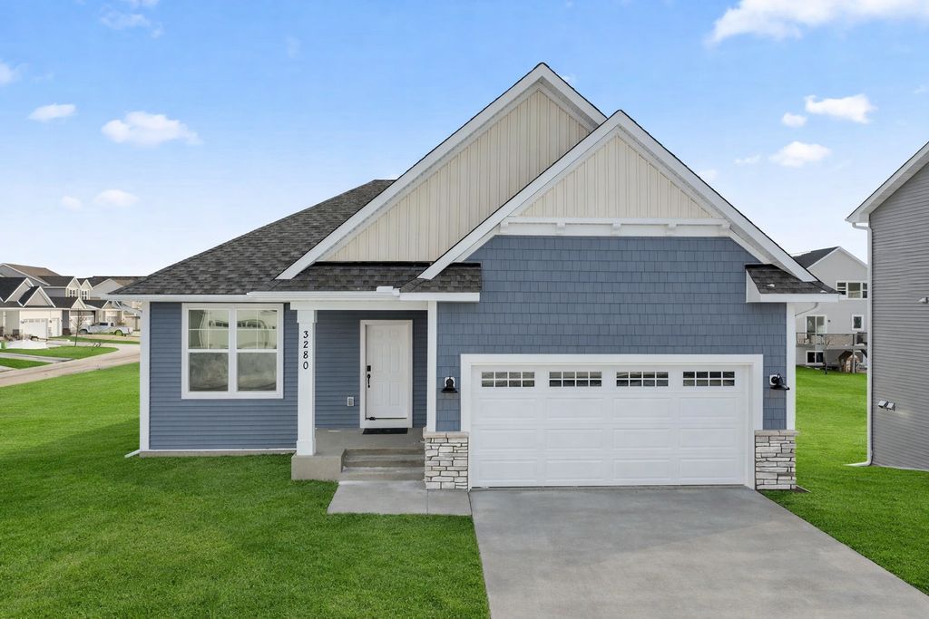 3280 Linden Avenue N, Lake Elmo, MN 55042