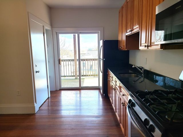 27 Buttonwood St 3, Boston, MA 02125