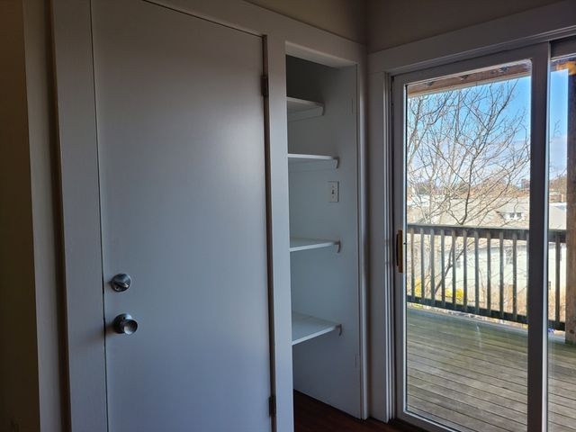 27 Buttonwood St 3, Boston, MA 02125