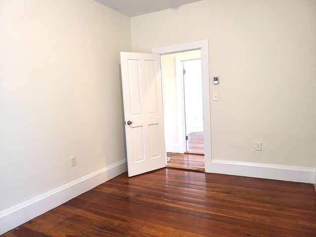 27 Buttonwood St 3, Boston, MA 02125