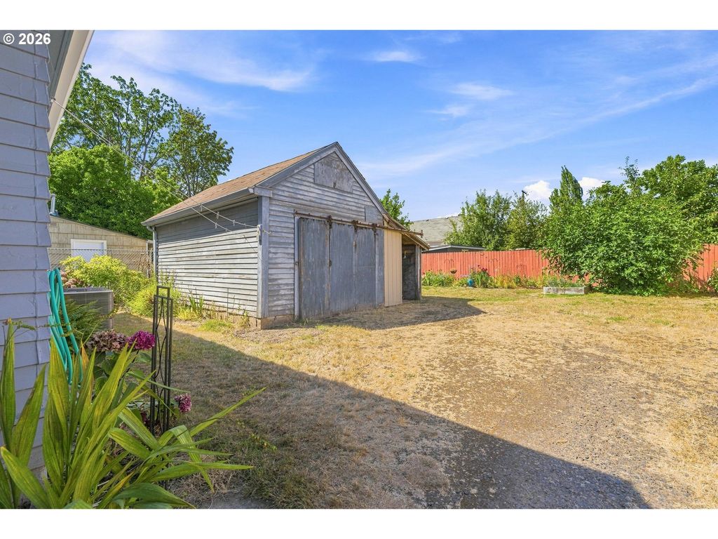 Image 25 of property listing at 115 Nw 9TH St, Mc Minnville, OR 97128