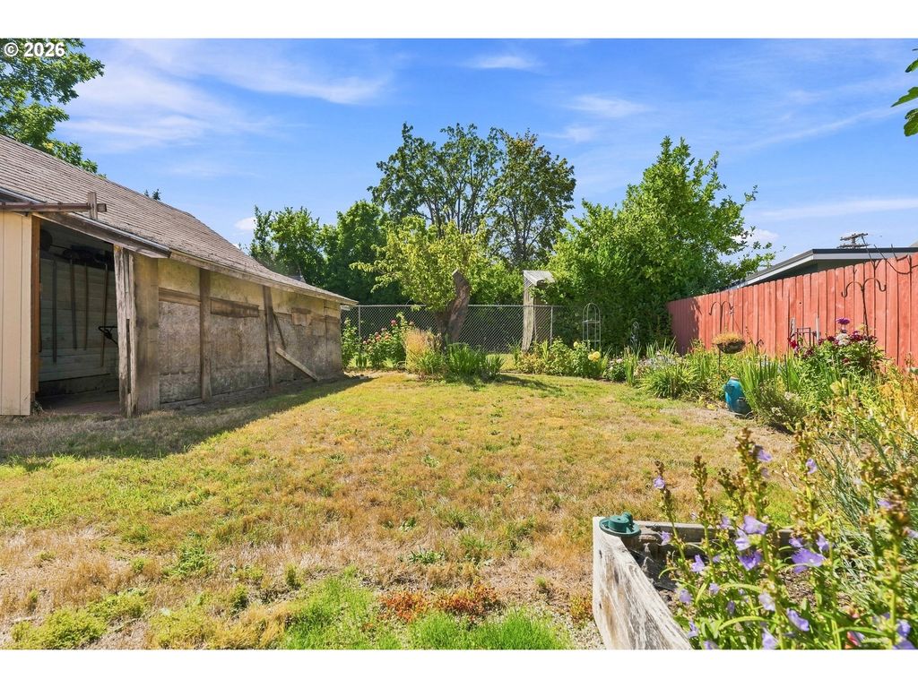 Image 27 of property listing at 115 Nw 9TH St, Mc Minnville, OR 97128