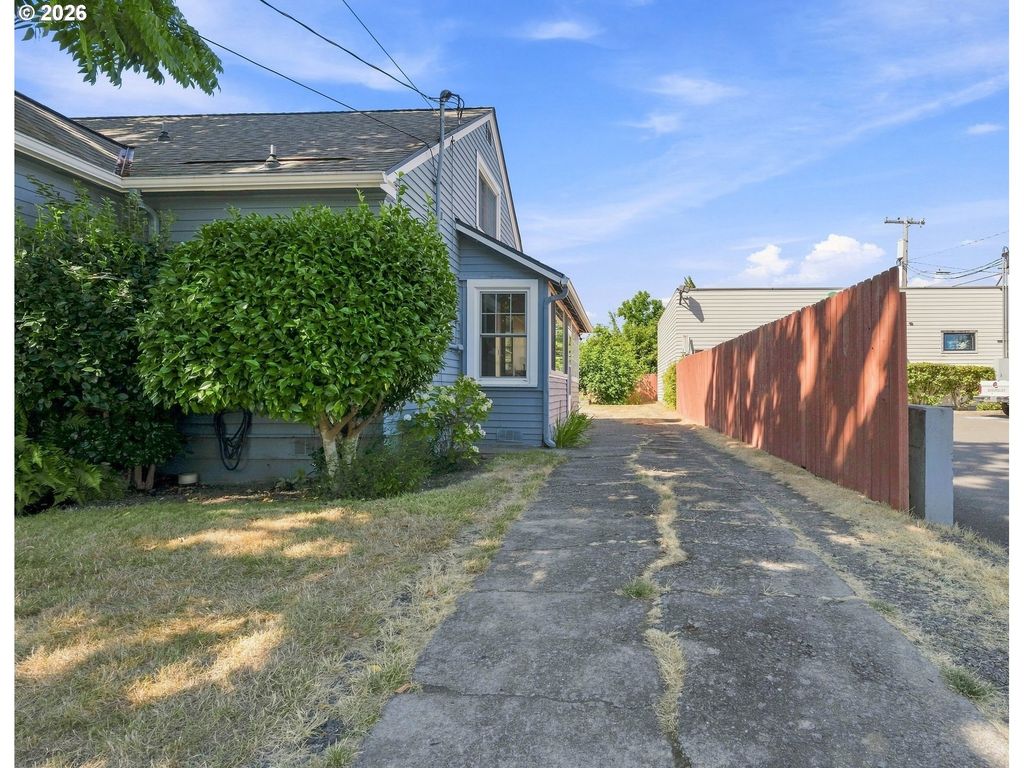 Image 30 of property listing at 115 Nw 9TH St, Mc Minnville, OR 97128