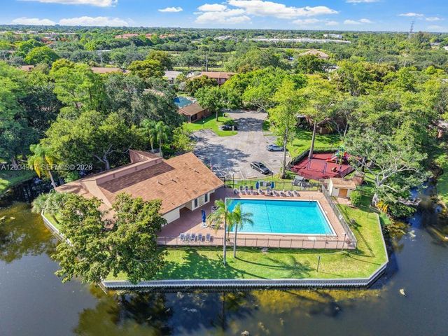 6185 Live Oak Court C, Tamarac, FL 33319
