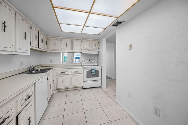 4908 38TH WAY S 204, St Petersburg, FL 33711