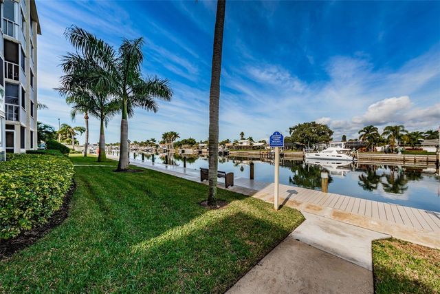 4908 38TH WAY S 204, St Petersburg, FL 33711