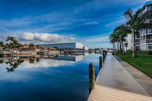 4908 38TH WAY S 204, St Petersburg, FL 33711