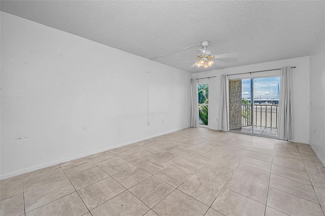 4908 38TH WAY S 204, St Petersburg, FL 33711