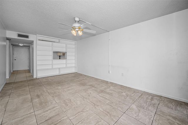 4908 38TH WAY S 204, St Petersburg, FL 33711