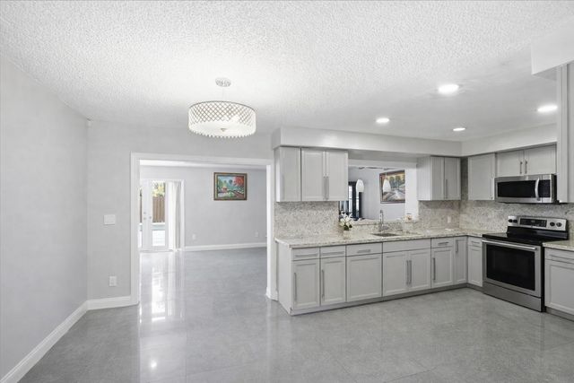 640 SW 68th Terrace, Pembroke Pines, FL 33023