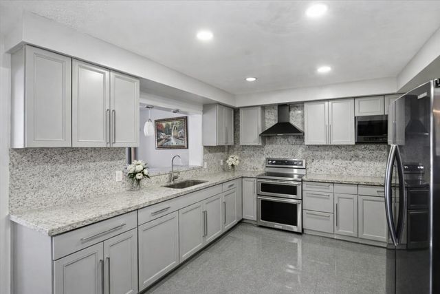 640 SW 68th Terrace, Pembroke Pines, FL 33023