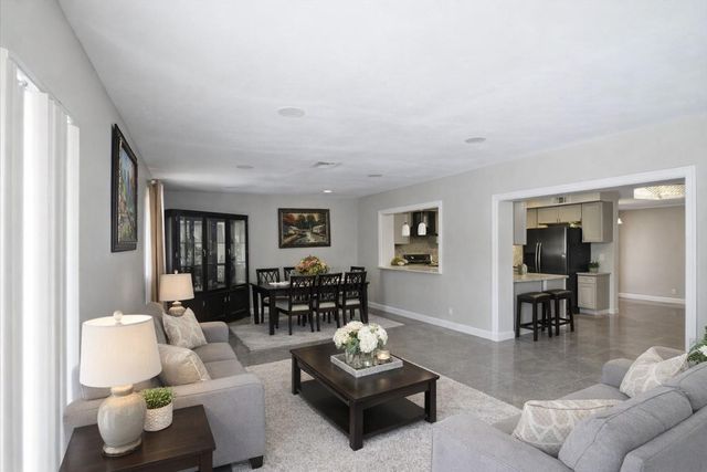 640 SW 68th Terrace, Pembroke Pines, FL 33023