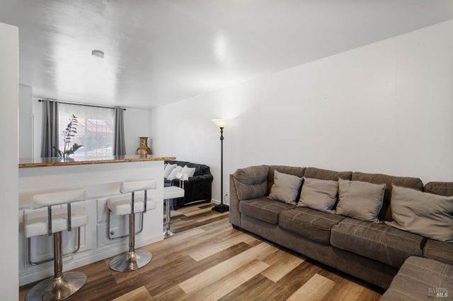 128 Evelyn Cir, Vallejo, CA 94589