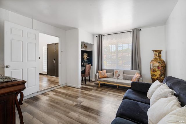 128 Evelyn Cir, Vallejo, CA 94589