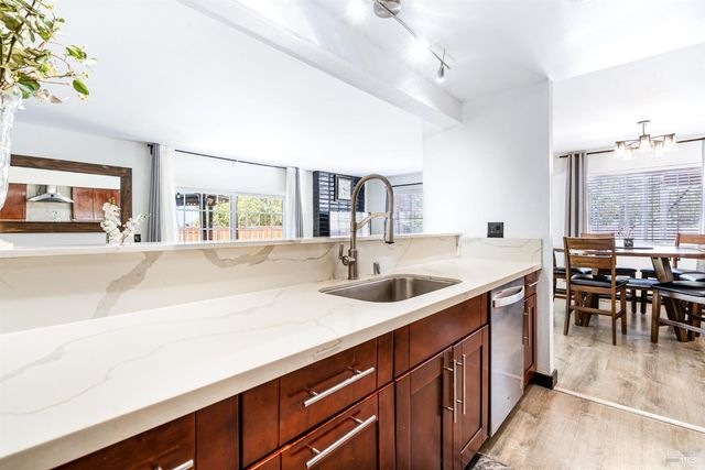 128 Evelyn Cir, Vallejo, CA 94589