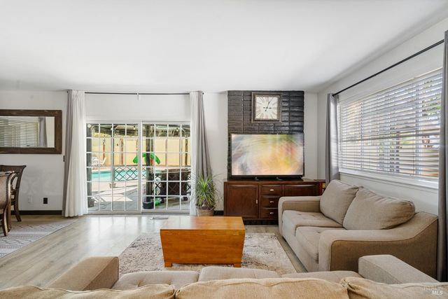 128 Evelyn Cir, Vallejo, CA 94589