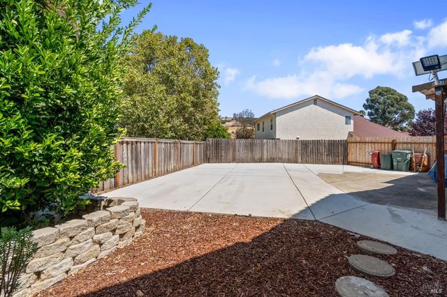 128 Evelyn Cir, Vallejo, CA 94589