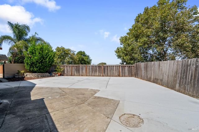 128 Evelyn Cir, Vallejo, CA 94589