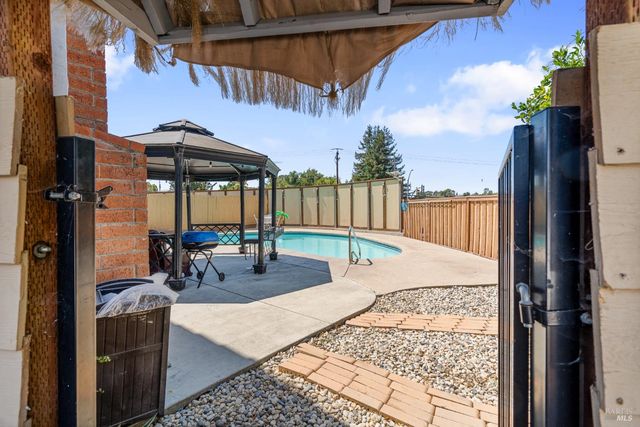 128 Evelyn Cir, Vallejo, CA 94589