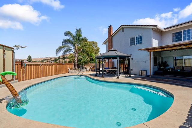 128 Evelyn Cir, Vallejo, CA 94589