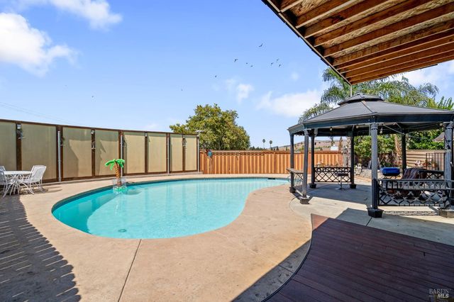 128 Evelyn Cir, Vallejo, CA 94589