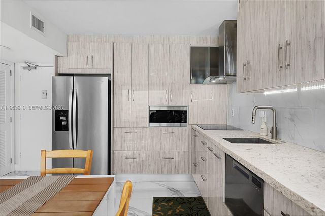 401 Ocean Dr 920, Miami Beach, FL 33139