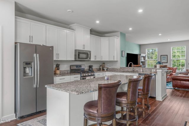 1092 Ambergate Station, Apex, NC 27502