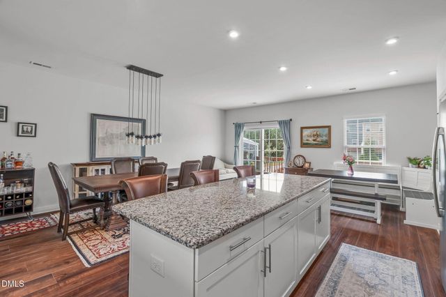 1092 Ambergate Station, Apex, NC 27502